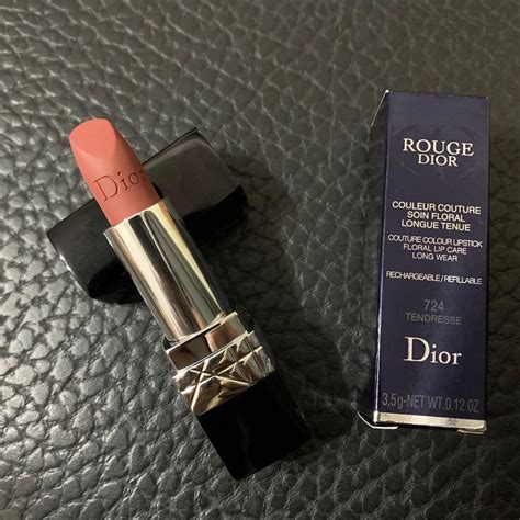 dior 藍 星 唇膏 2017|迪奧藍星唇膏：訂製色選，富藴保濕護唇成分 .